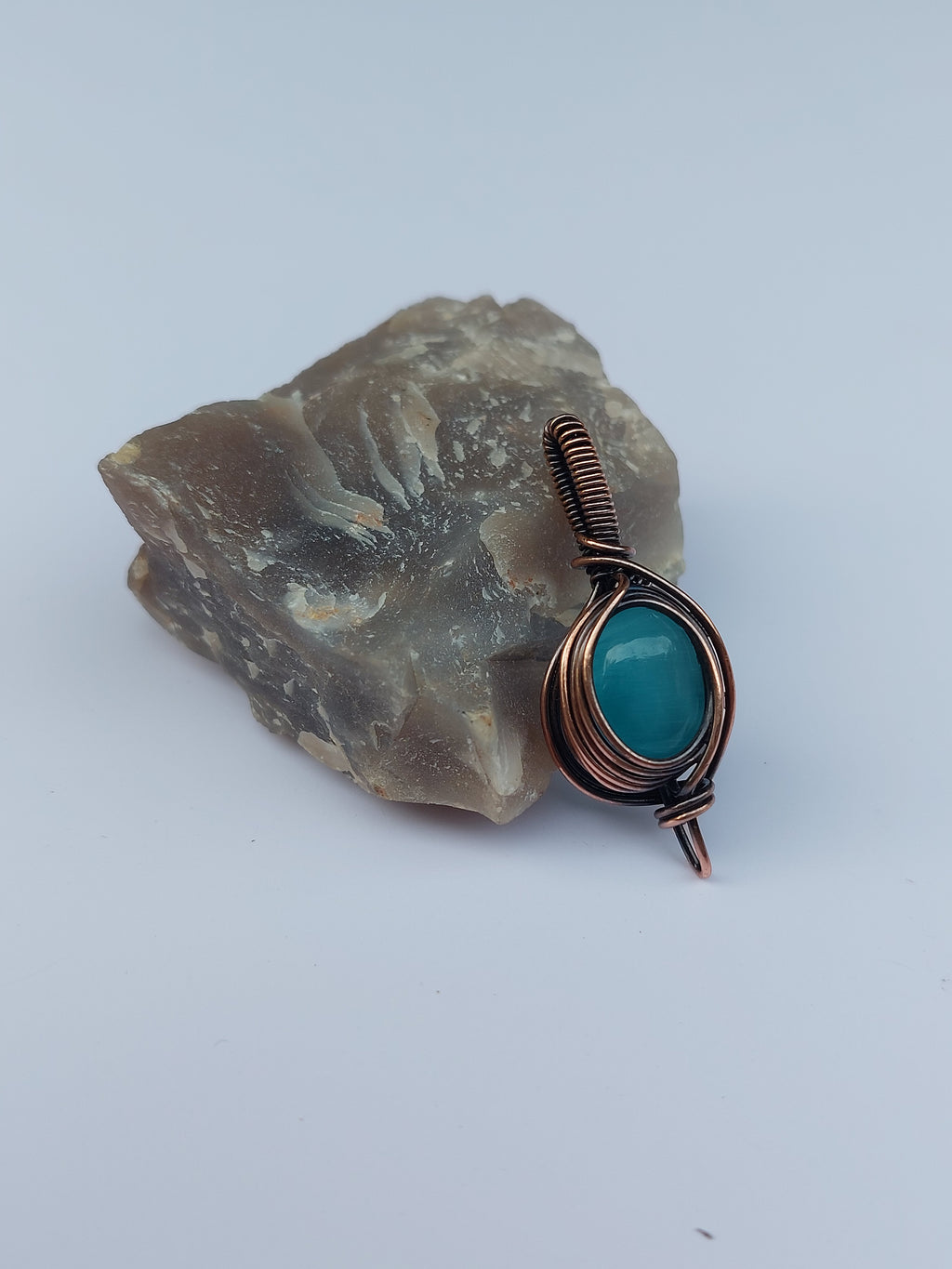 Leonis Pendant