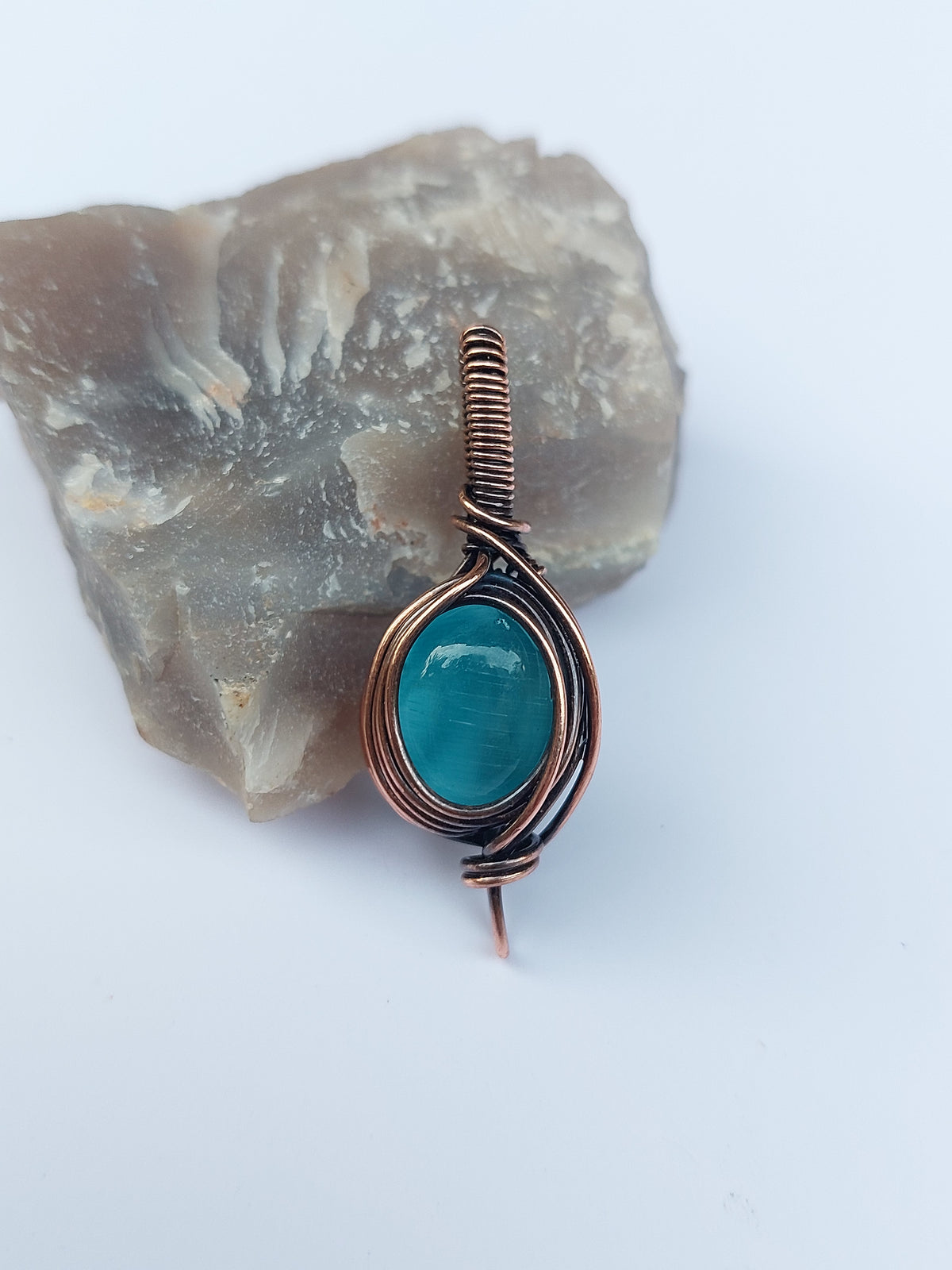 Leonis Pendant