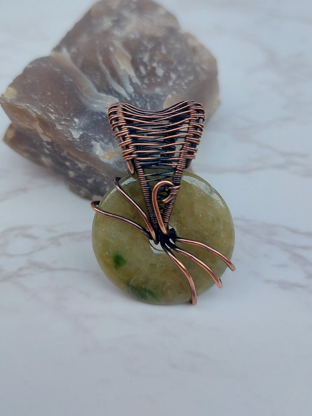 Jade Donut Pendant "Vina"
