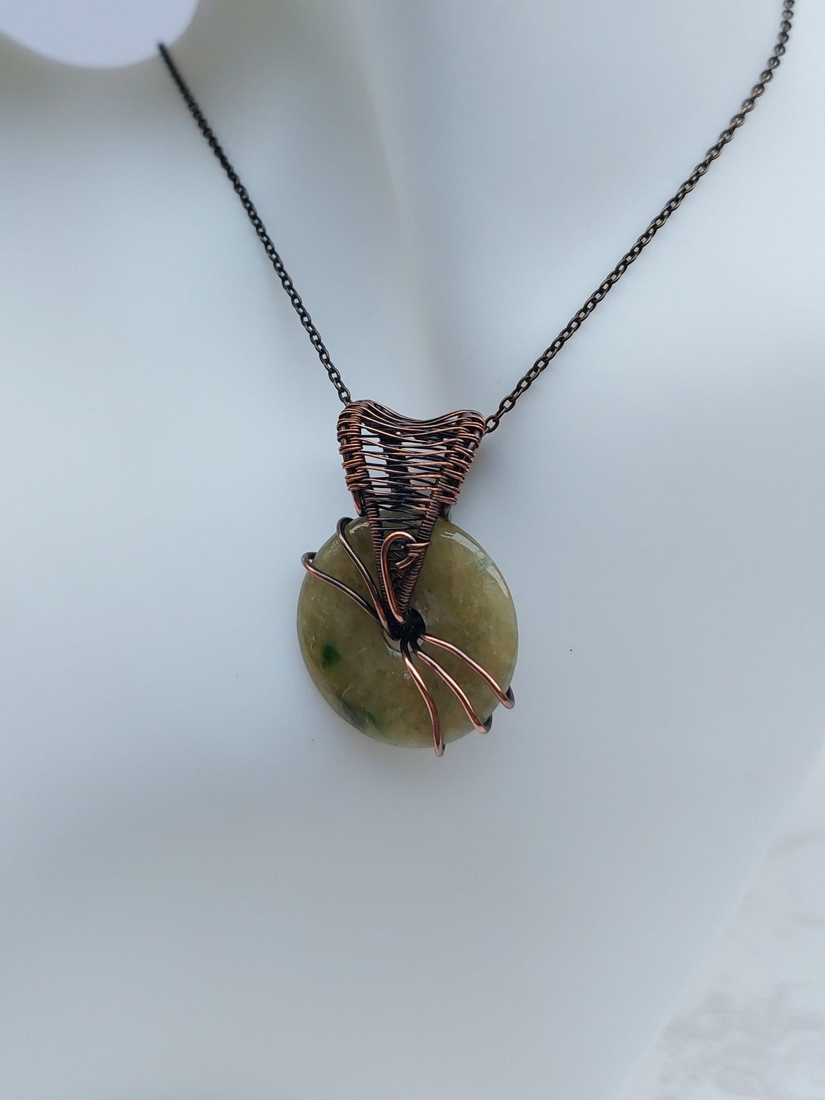 Jade Donut Pendant "Vina"